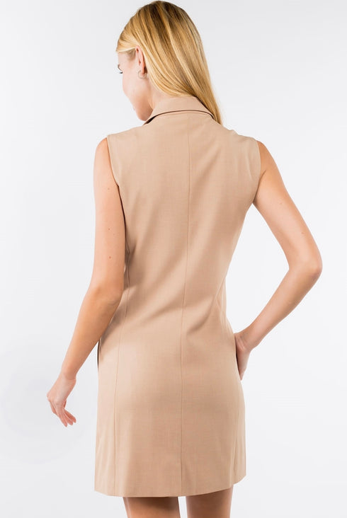 SLEEVELESS COAT